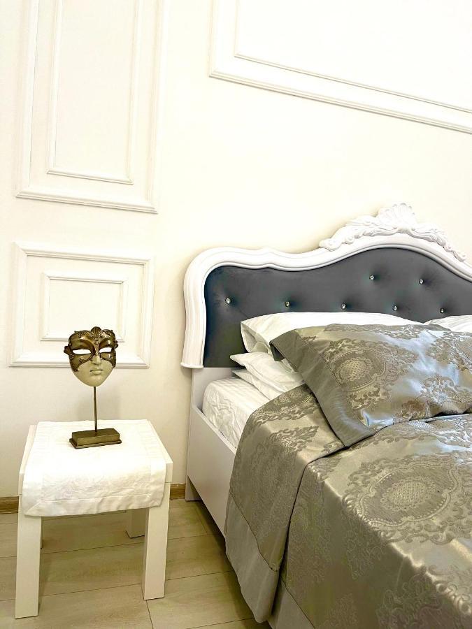 Vintage Apartment *